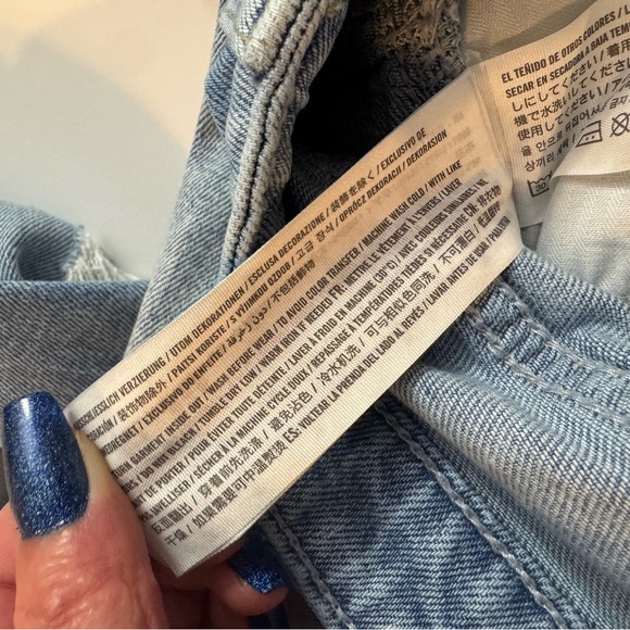 Hollister Light Blue Distressed Ultra High Rise Mom Jeans Size 9L Excellent Cond - Picture 10 of 12